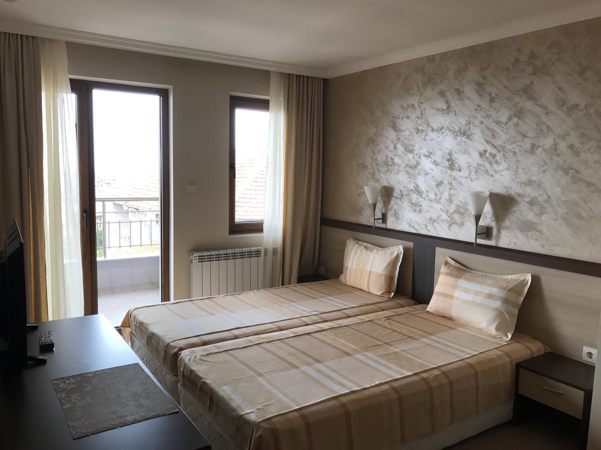 Family Hotel Radiana Sozopol Exterior photo